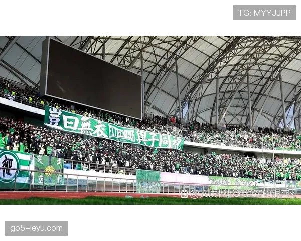 北京国安重返工体引爆球迷热情,新赛季蓄势待发 北京国安重返工体引爆球迷热情,新赛季蓄势待发