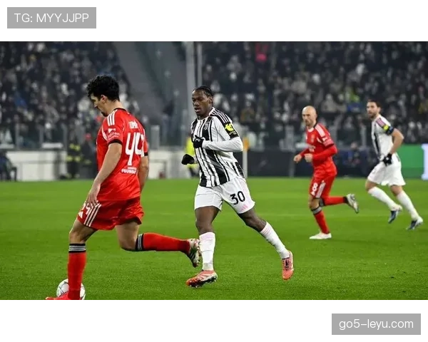 拜仁阵容深度持续提升，多线作战竞争力增强