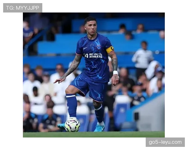 恩佐无球跑动与位置感的战术价值分析