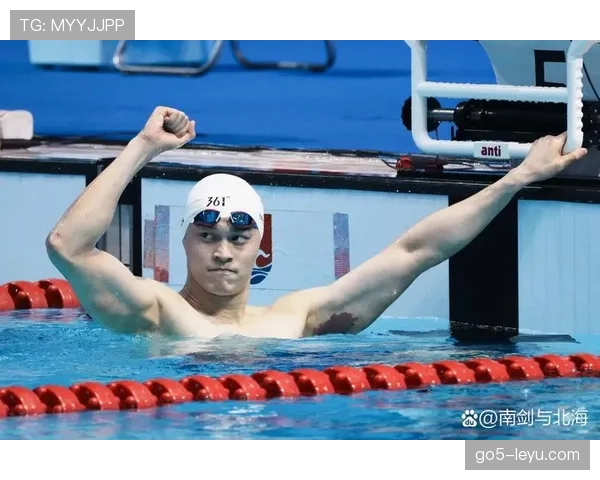 孙杨居然把泳池当健身房，每天都像练古代武侠套路一样，普通人想象不到啊